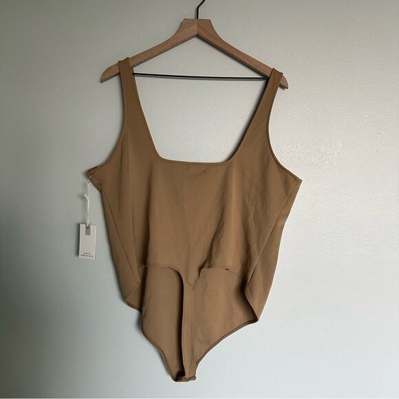 Good American Plus Size Pecan Tan Modern Tank Scuba Thong Bodysuit - Picture 8 of 9